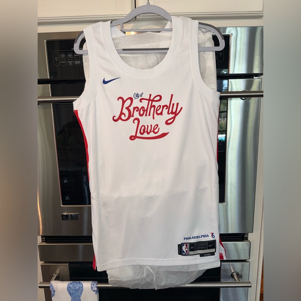 NWT NIKE Philadelphia 76ers "City of Brotherly Love" City Edition White Jersey-S